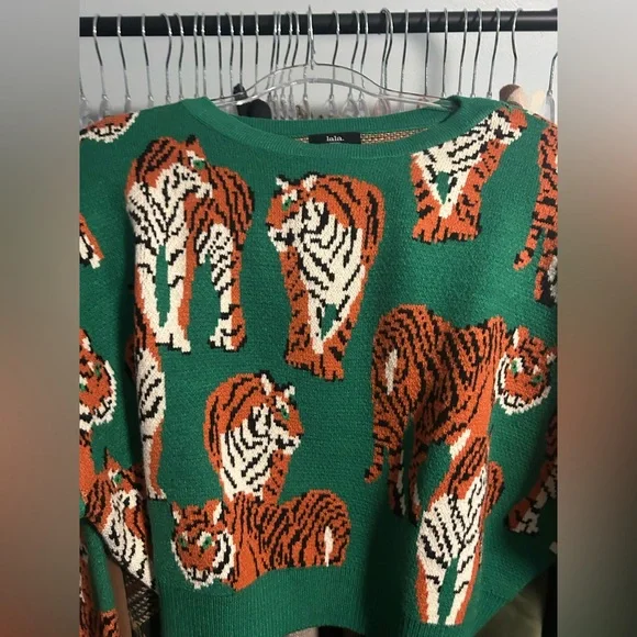 Retrograde Boxy Mod Knit in Tiger Tales - Picture 1 of 4